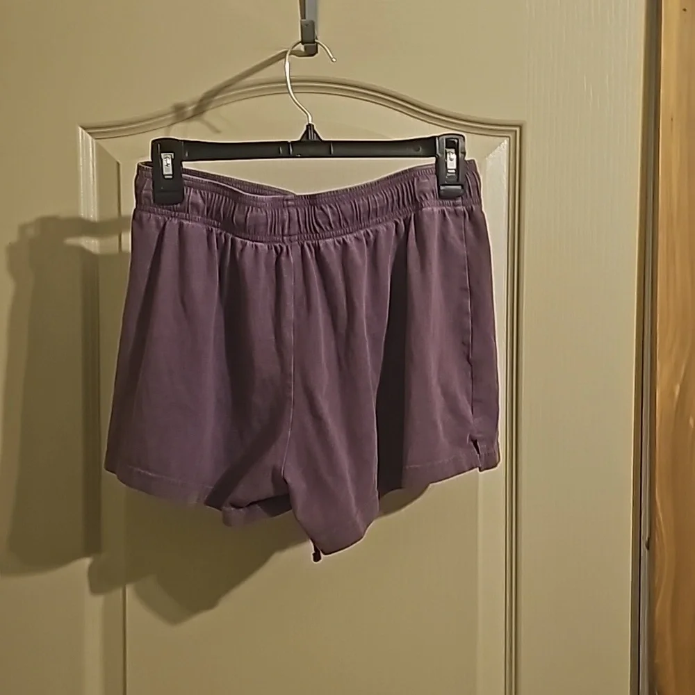 FREE W any purchase over $5 Reebok sz tag missing purple shorts see measurement - Picture 3 of 6